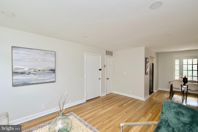 4803 30th St S Unit A2, Arlington, VA 22206 - living room with light wood-style flooring and baseboards