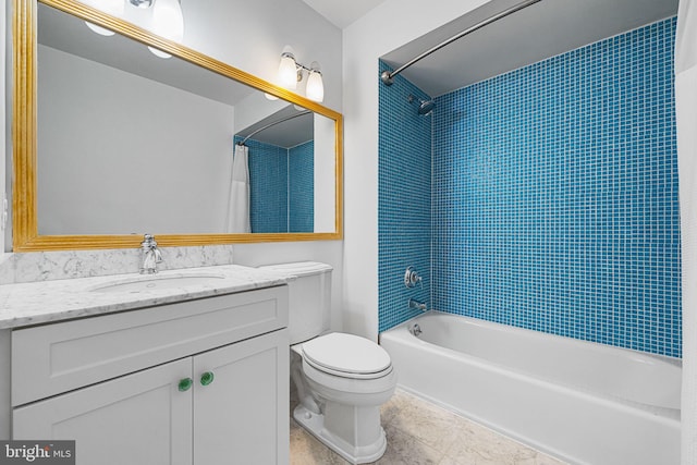 929 S 2nd St, Philadelphia, PA 19147 - bathroom featuring shower / tub combo, vanity, and toilet