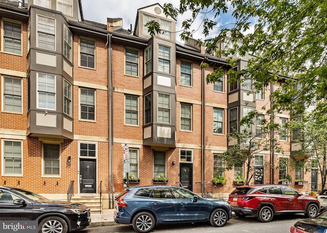 929 S 2nd St, Philadelphia, PA 19147 - view of property with entry steps