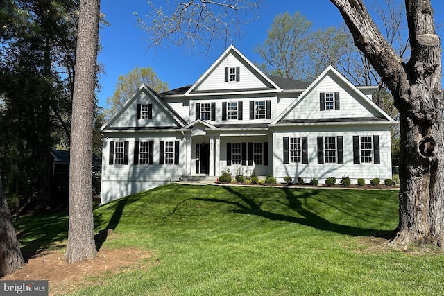 9850 Jerry Ln, Vienna, VA 22180 - traditional home with a front yard