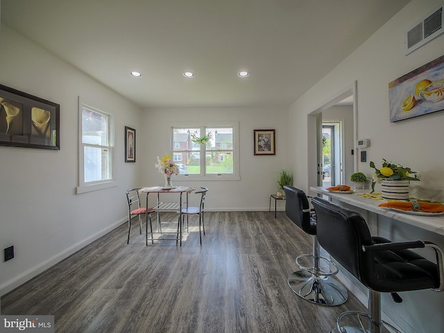112 Jackson Ave, New Castle, DE 19720 - dining area featuring dark wood-style floors, recessed lighting, visible vents, and baseboards