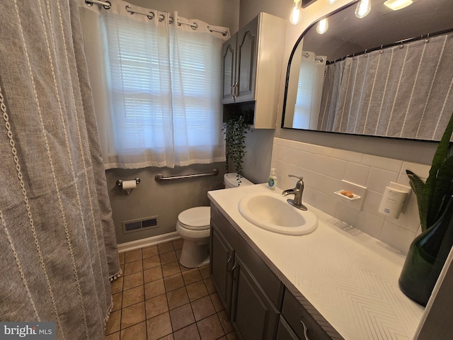 401 Timberline Dr, Mount Laurel, NJ 08054 - full bathroom featuring vanity, toilet, tile patterned floors, decorative backsplash, and a shower with curtain