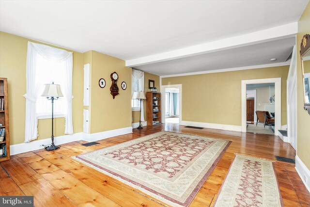 442 Ellisdale Rd, Crosswicks, NJ 08515 - living area featuring wood finished floors and baseboards