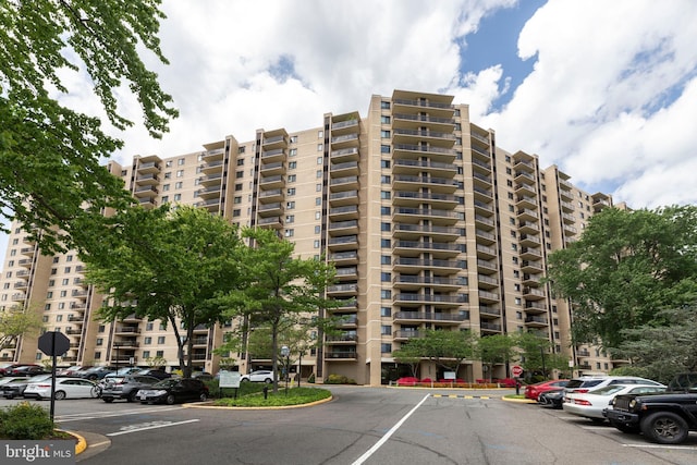 203 Yoakum Pkwy Unit 1520, Alexandria, VA 22304 - view of building exterior featuring uncovered parking