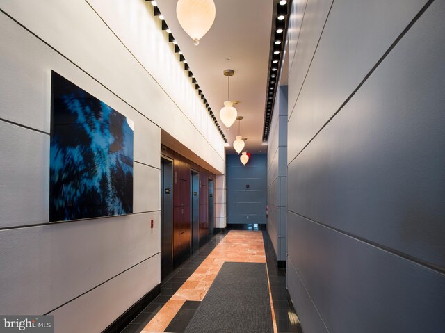 901 N Penn St Unit P506, Philadelphia, PA 19123 - corridor featuring elevator