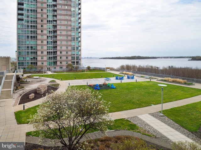 901 N Penn St Unit P506, Philadelphia, PA 19123 - view of property's community featuring a water view and a lawn
