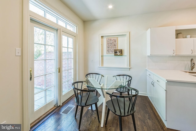 1000 Quinard Ct, Ambler, PA 19002 - dining area with visible vents, baseboards, and dark wood-type flooring