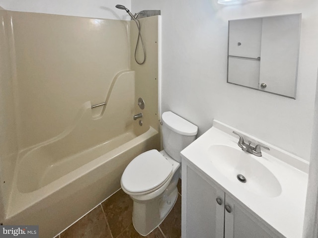 2115 Greenwood Dr, Waldorf, MD 20601 - bathroom featuring washtub / shower combination, vanity, and toilet
