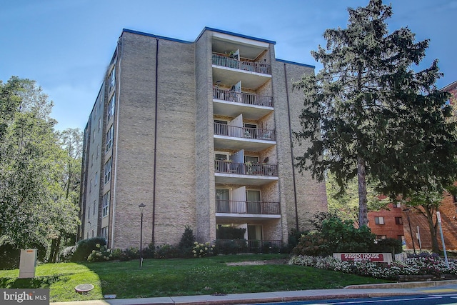 view of building exterior