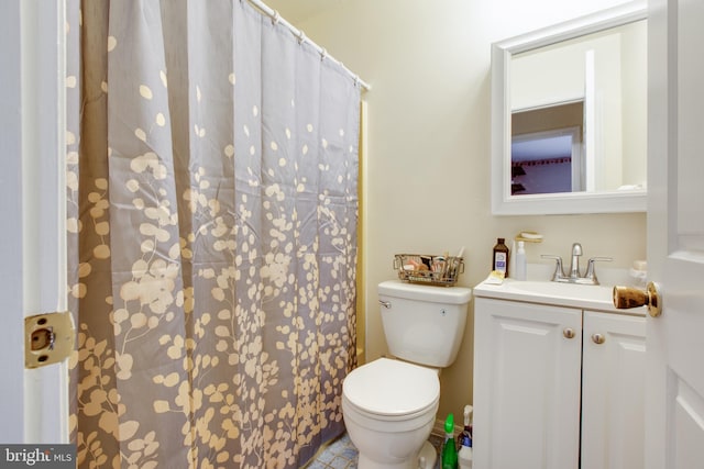 500 Kegworth Ct, Severna Park, MD 21146 - bathroom featuring toilet, a shower with shower curtain, and vanity