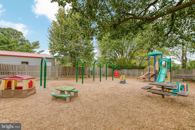 2865 S Abingdon St, Arlington, VA 22206 - communal playground featuring fence