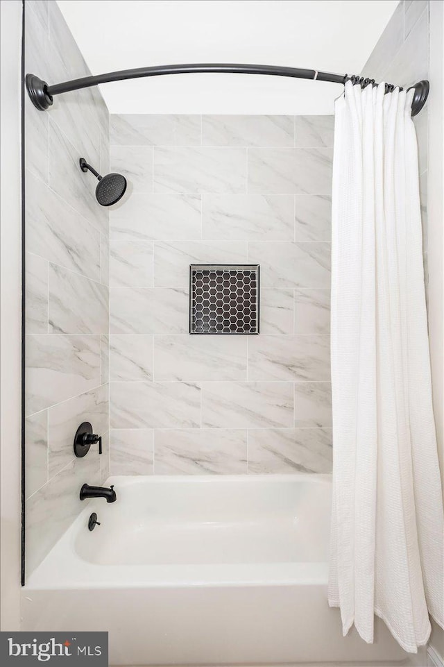 713 3rd St, Martinsburg, WV 25404 - full bathroom featuring shower / bathtub combination with curtain