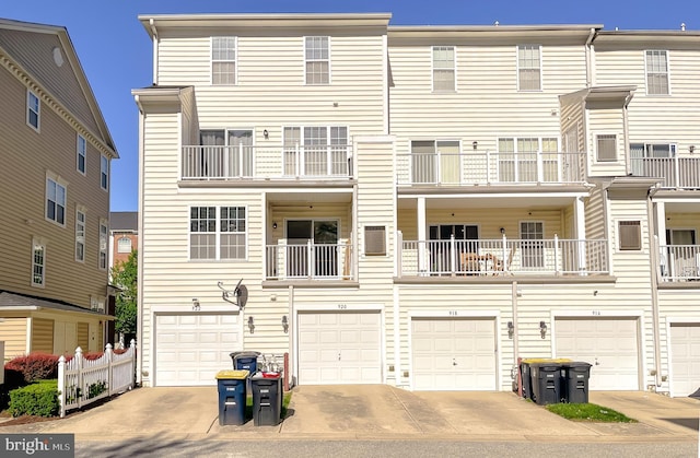 920 Pine Forest Ln Unit 1812, Upper Marlboro, MD 20774 - view of front facade with driveway and a garage
