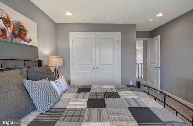126 Green Forest Dr Unit 5Houston, Middletown, DE 19709 - bedroom featuring visible vents, carpet flooring, recessed lighting, and a closet