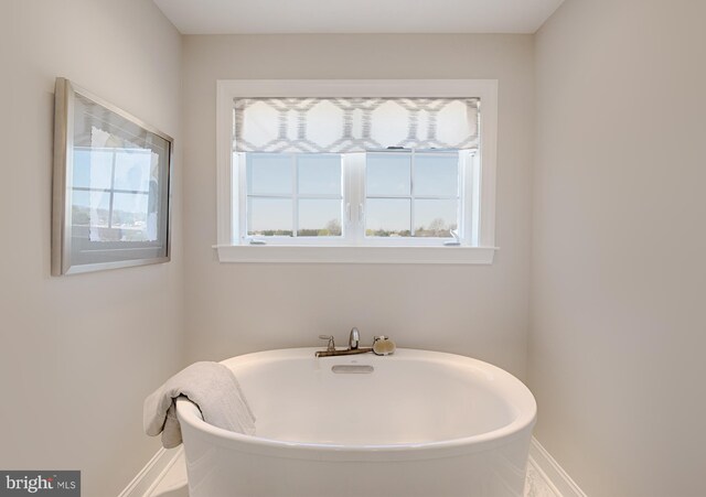 126 Green Forest Dr Unit 5Houston, Middletown, DE 19709 - full bath with baseboards and a soaking tub