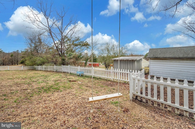 522 White Oak Rd, Fredericksburg, VA 22405 - view of yard featuring an outdoor structure and fence