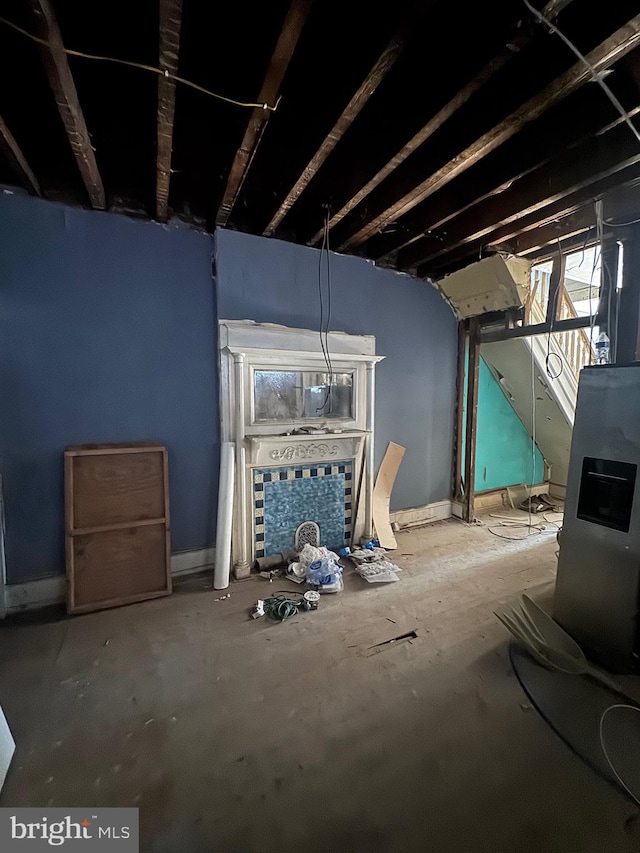 2555 N 33rd St, Philadelphia, PA 19132 - below grade area featuring baseboards