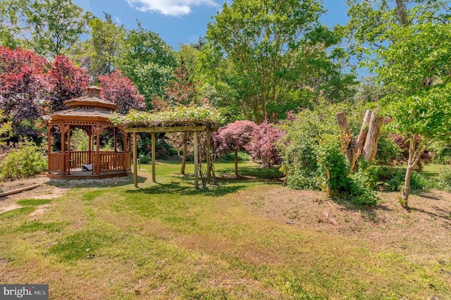 6230 Valley View Dr, Alexandria, VA 22310 - view of yard with a gazebo
