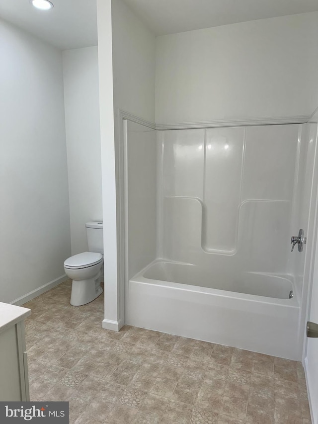 531 E High St, Bellefonte, PA 16823 - bathroom with shower / bathing tub combination, baseboards, vanity, and toilet