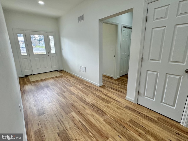 531 E High St, Bellefonte, PA 16823 - foyer entrance with recessed lighting, light wood-style floors, visible vents, and baseboards