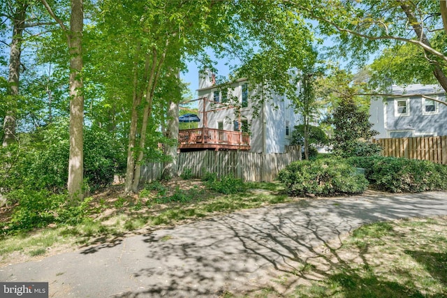 2102 Whisperwood Glen Ln, Reston, VA 20191 - view of yard with fence and a deck
