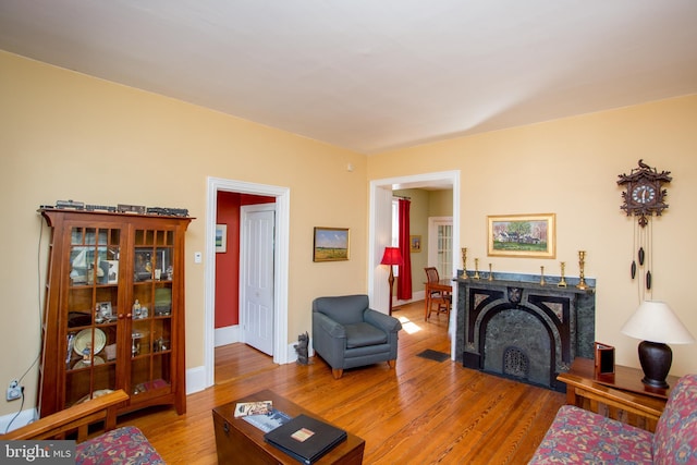 36 S Clinton St, Doylestown, PA 18901 - living area with wood finished floors and baseboards