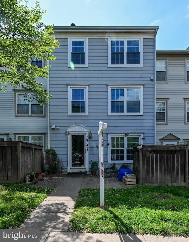 19142 Highstream Dr Unit 679, Germantown, MD 20874 - multi unit property featuring fence