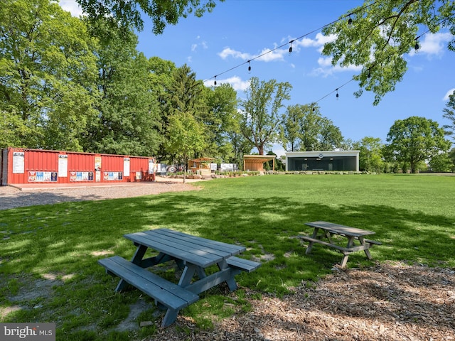 113 Ingleside Ave, Baltimore, MD 21228 - surrounding community featuring a yard