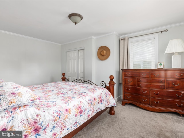 bedroom featuring light carpet, a closet, and crown molding
