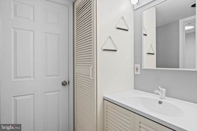 2564 S Arlington Mill Dr S Unit 5, Arlington, VA 22206 - bathroom featuring vanity