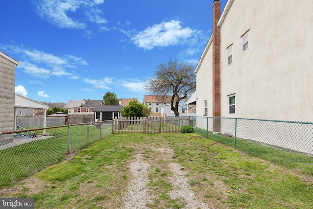463 New Elm St, Conshohocken, PA 19428 - view of yard featuring a residential view and a fenced backyard
