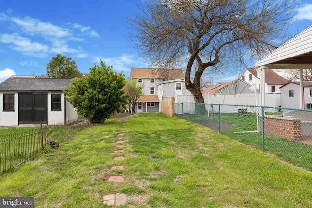 463 New Elm St, Conshohocken, PA 19428 - view of yard with a fenced backyard and a residential view