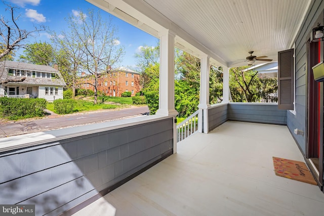 view of patio / terrace with a porch and ceiling fan