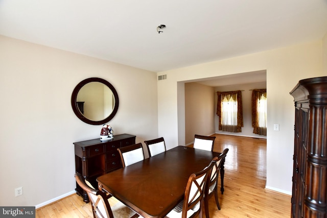8 Aster Dr, Sicklerville, NJ 08081 - dining space featuring baseboards, visible vents, and light wood-style flooring