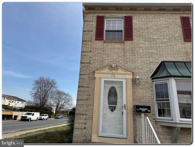 28 Lincoln Pl, Whitehall, PA 18052 - entrance to property featuring brick siding