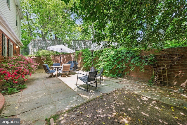 4260 25th St N, Arlington, VA 22207 - view of patio / terrace with a fenced backyard and outdoor dining space