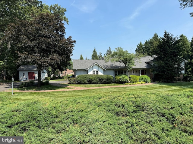 1013 Wilhelm Dr, Great Falls, VA 22066 - view of front of property with a front lawn