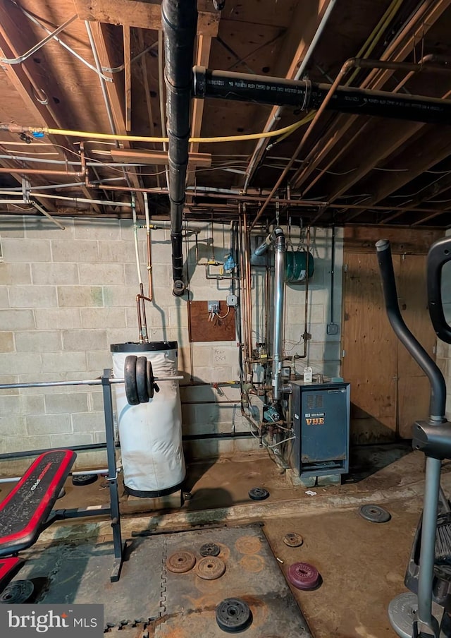 61 Perry Rd, Woodbine, NJ 08270 - utility room featuring a heating unit and gas water heater
