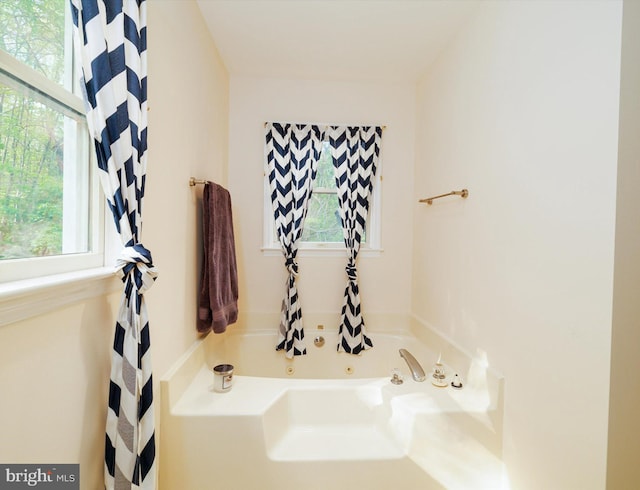 full bathroom featuring a bath