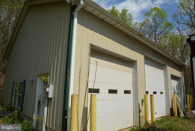 view of detached garage