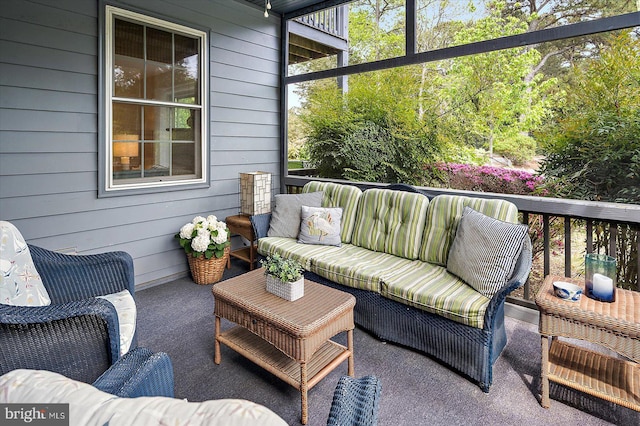 sunroom / solarium with an outdoor hangout area