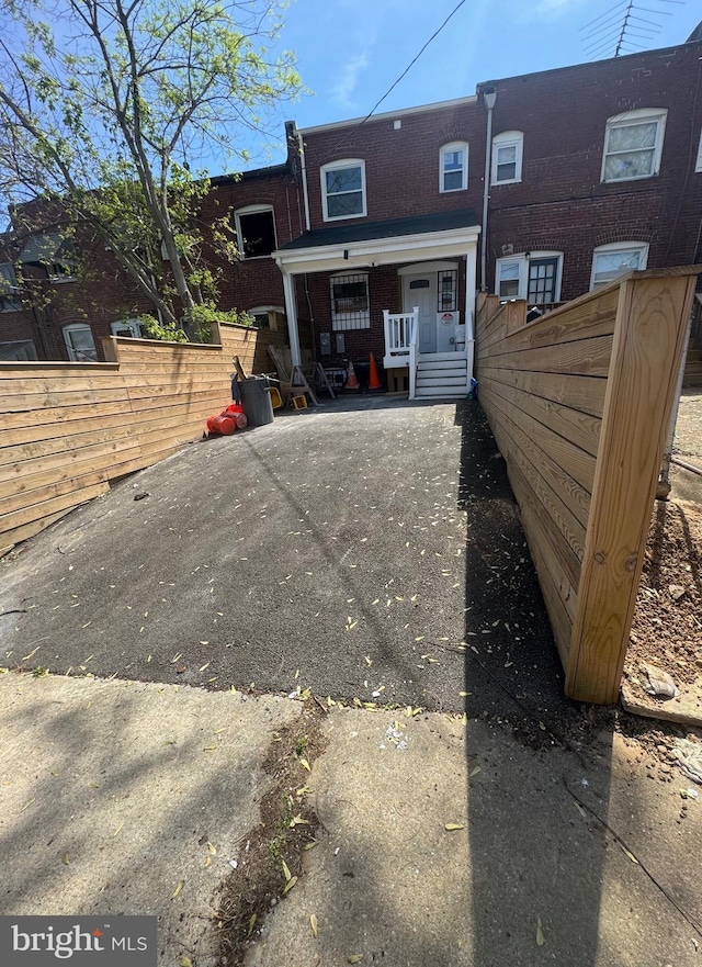 3828 10th St, Baltimore, MD 21225 - back of property featuring brick siding