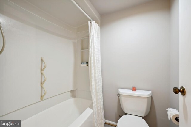 15100 Interlachen Dr Unit 4-522, Silver Spring, MD 20906 - full bath featuring toilet and shower / bath combo with shower curtain