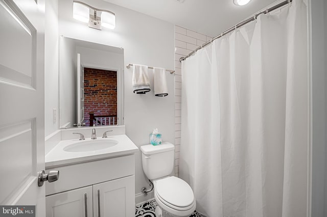 full bath with a shower with shower curtain, toilet, and vanity