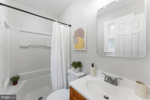 2116 Bell Tree Ln, Waldorf, MD 20601 - full bathroom featuring vanity, a shower with curtain, toilet, and a textured ceiling