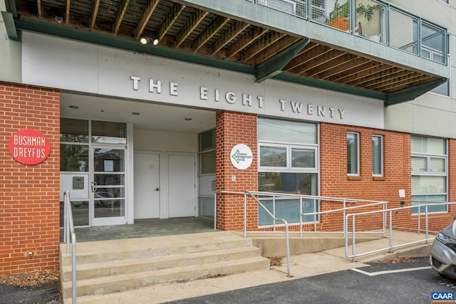 820 E High St Unit 1, Charlottesville, VA 22902 - entrance to property with brick siding