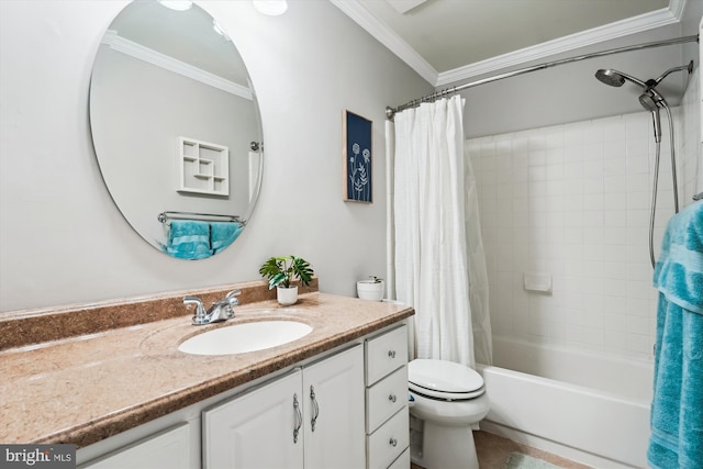 full bathroom featuring crown molding, toilet, shower / tub combo with curtain, and vanity