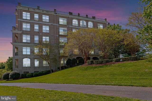view of building exterior
