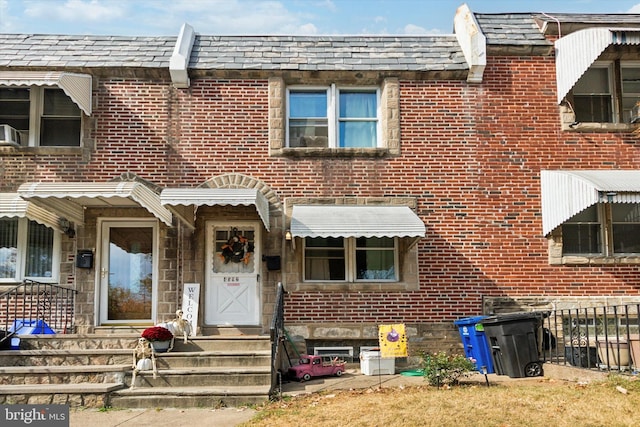 4592 H St, Philadelphia, PA 19124 - view of front of home with brick siding and fence