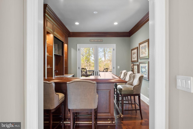 840 Childs Point Rd, Annapolis, MD 21401 - bar with a sink, baseboards, ornamental molding, recessed lighting, and dark wood-type flooring